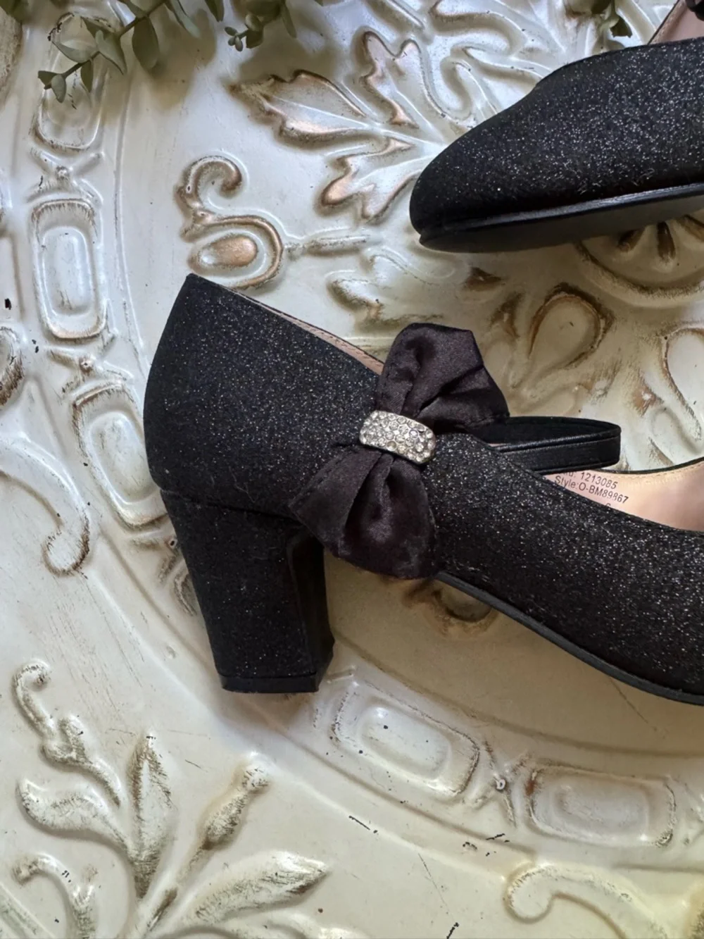 Badgley Mischka Girls' Black Glitter Block Heel Dress Shoes Size 6